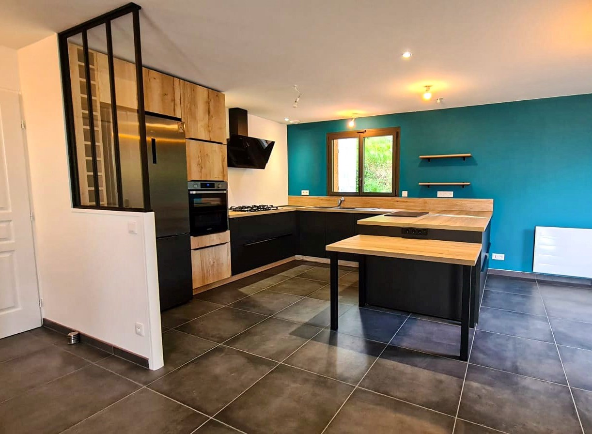 Cuisine noire et bois en u