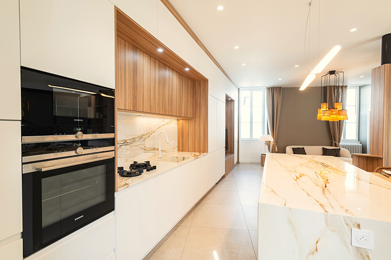 Cuisine blanche et bois