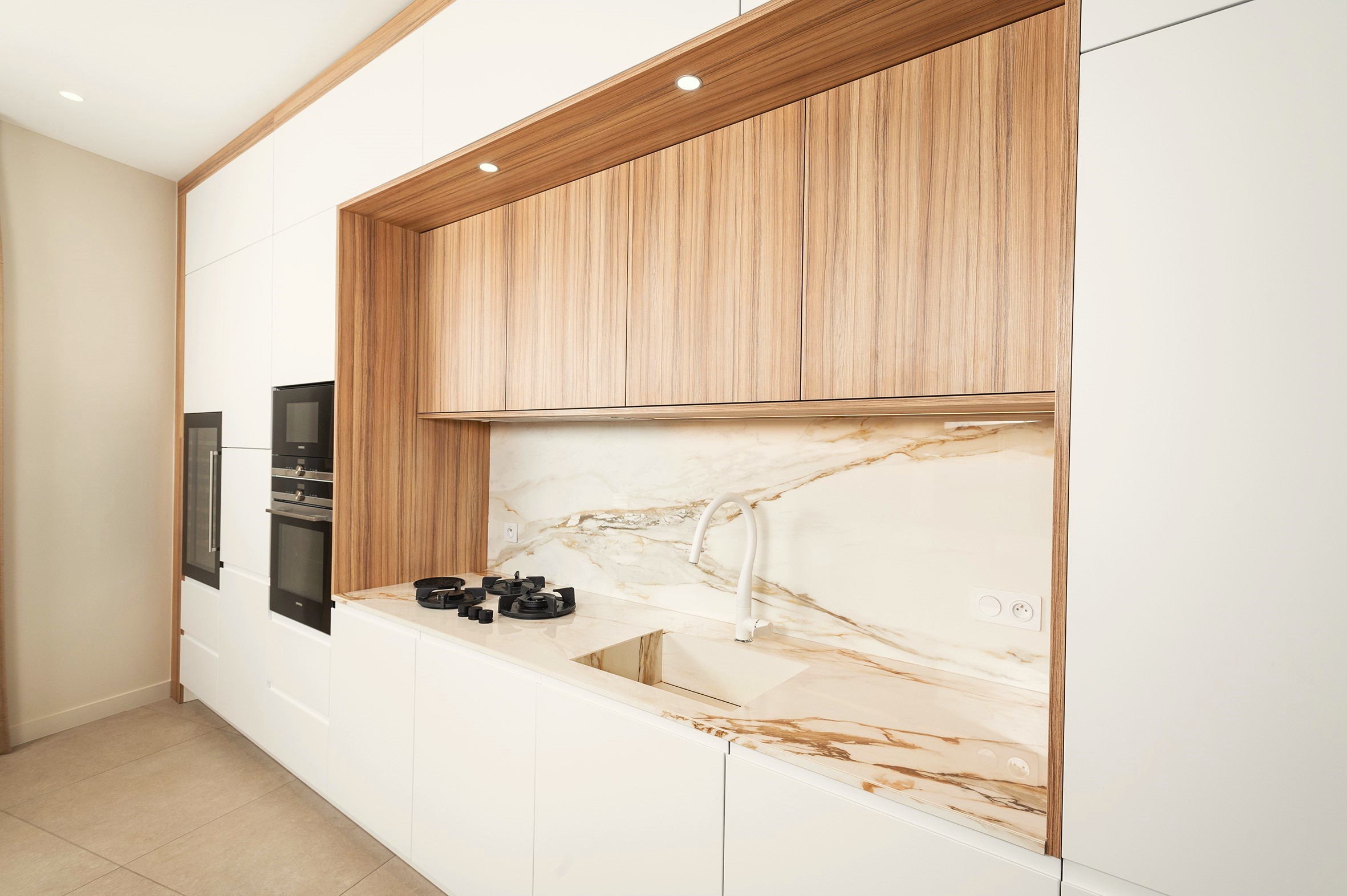 Cuisine blanche et bois