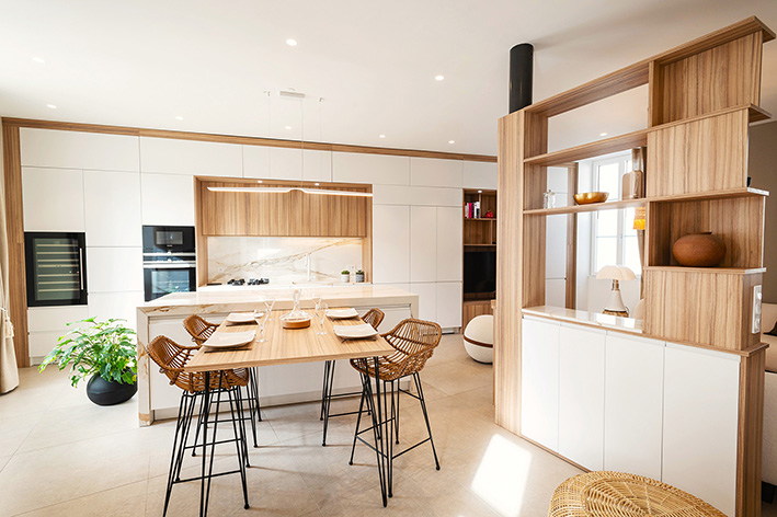 Cuisine blanche et bois