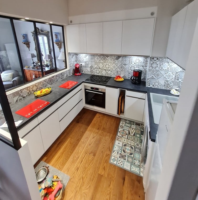 Petite cuisine blanche