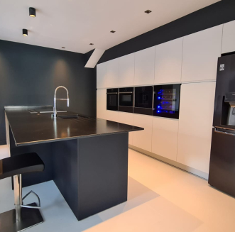 Cuisine blanche linéaire