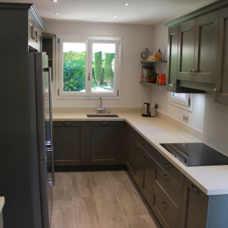 Cuisine bois gris et blanche