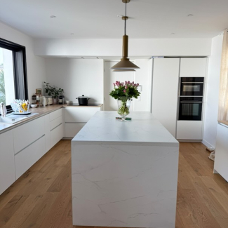 Cuisine ilot central verrière