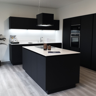 Cuisine noire et blanche