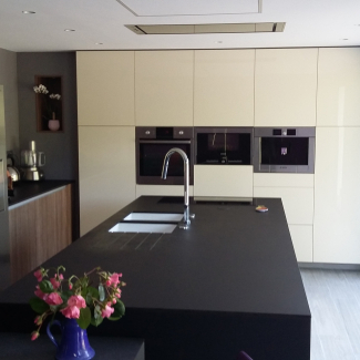 Cuisine noire et blanche