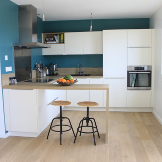 Cuisine blanche et bois