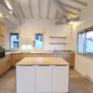 Cuisine blanche et bois