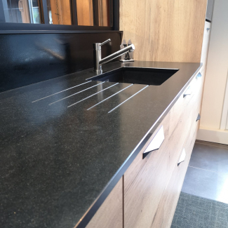 Cuisine noire et bois