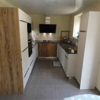 Cuisine blanche et bois