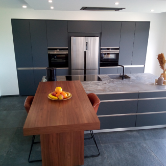 Cuisine grise sans poignée