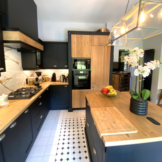 Cuisine noire et bois