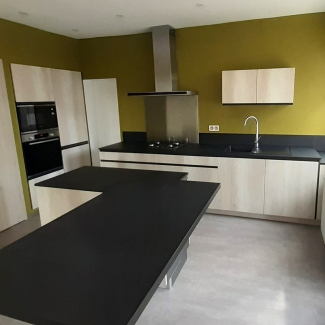 Cuisine blanche sans poignée