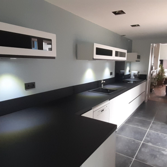 Cuisine blanche et noire