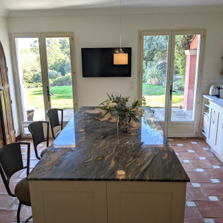 Cuisine traditionnelle beige