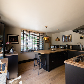 Cuisine noire et bois