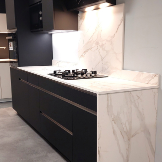 Cuisine noire et marbre