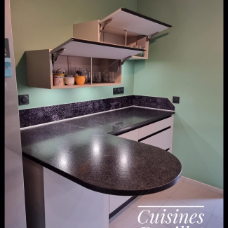 Cuisine blanche sans poignée