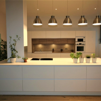 Cuisine blanche sans poignée