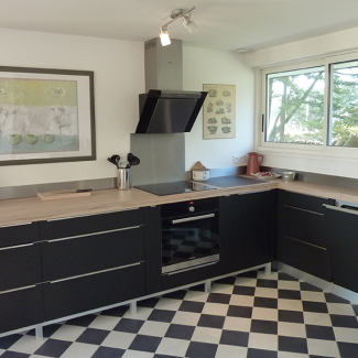 Cuisines bordeaux et blanche