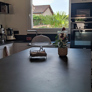 Plan de travail ilot central noir