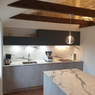 Cuisine grise avec ilot