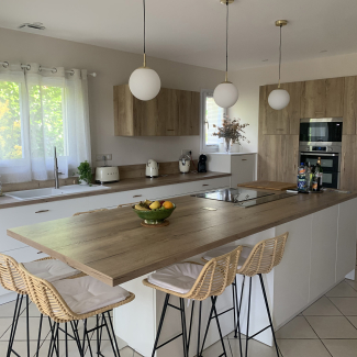 Cuisine blanche et bois