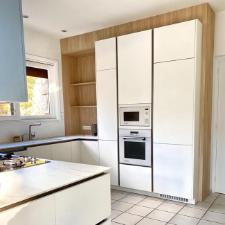 Cuisine blanche et bois