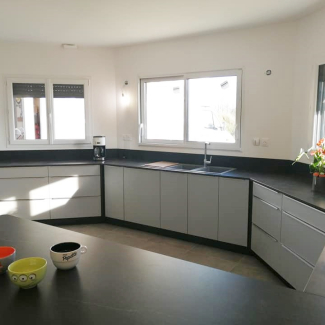 Cuisine bleue et noire