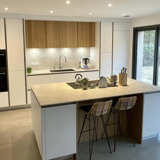 Cuisine blanche et bois