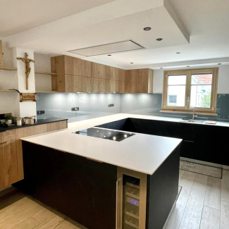 Cuisine avec ilot noir