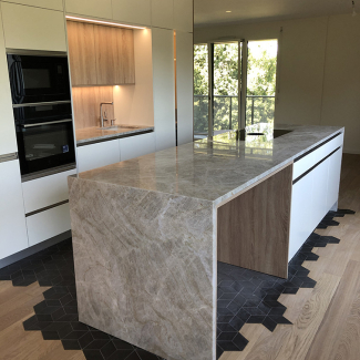 Cuisine blanche avec ilot