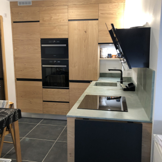 Cuisine en bois sans poignées