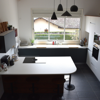 Cuisine grise et blanche 