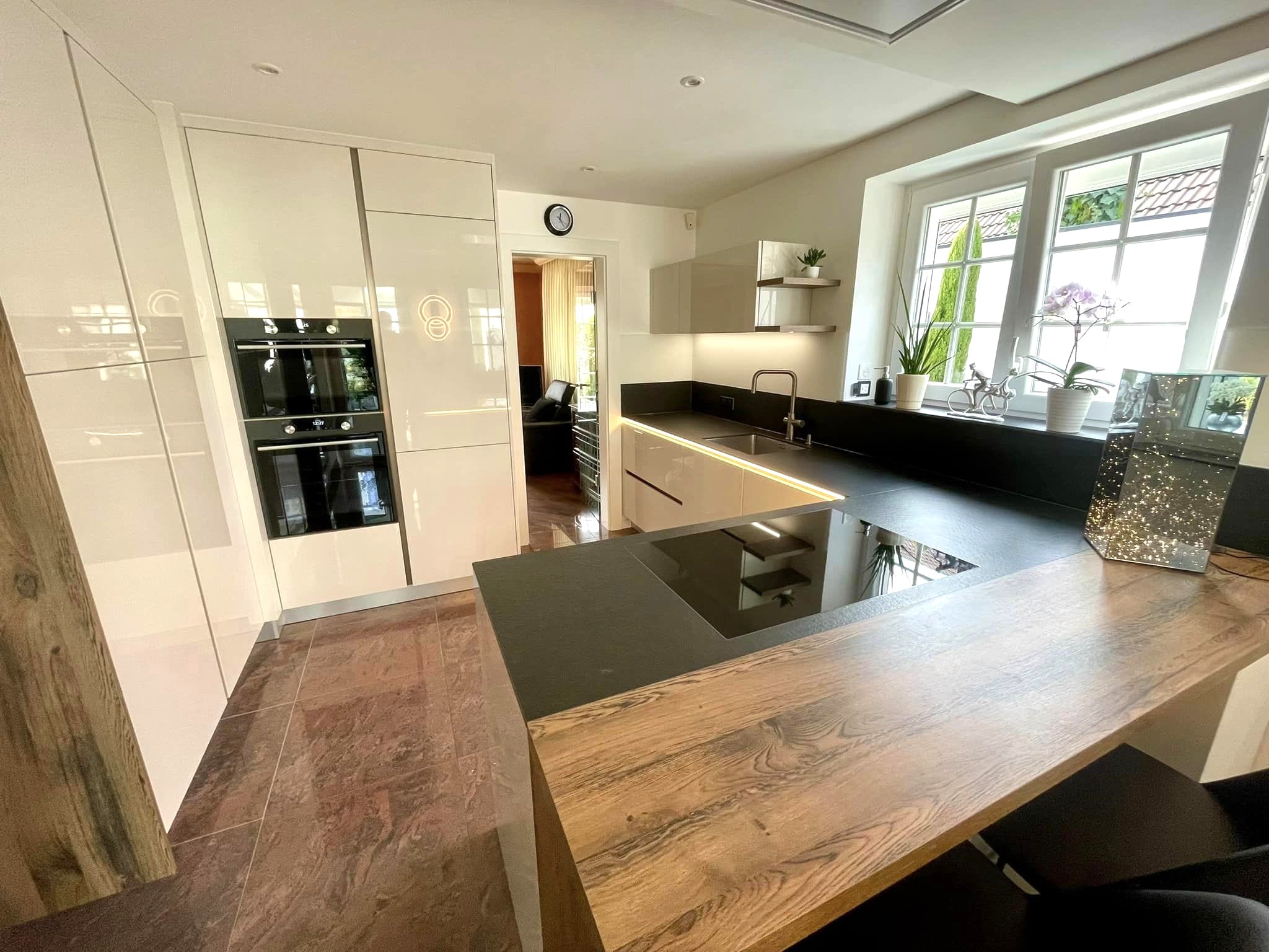 Cuisine blanche et bois